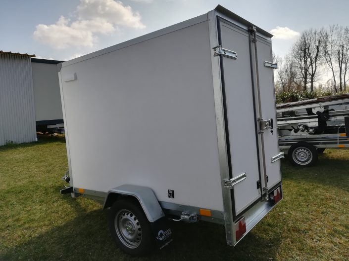 kleiner Kofferanhänger, geschlossen kleiner Kofferanhänger, geschlossen